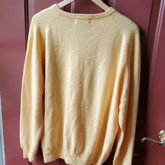 Daniel Cremieux Yellow V-Neck Sweater 100 Percent CASHMERE Classic Style - Picture 4 of 7